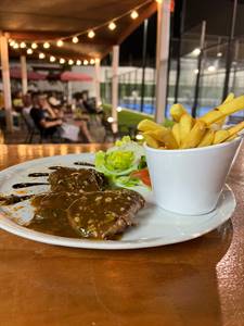 Plato de solomillo con papas 